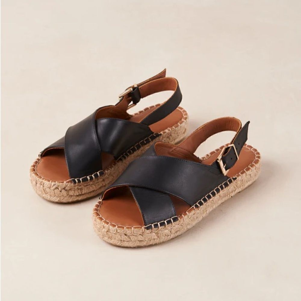 Alohas Crossed Black Leather Espadrilles